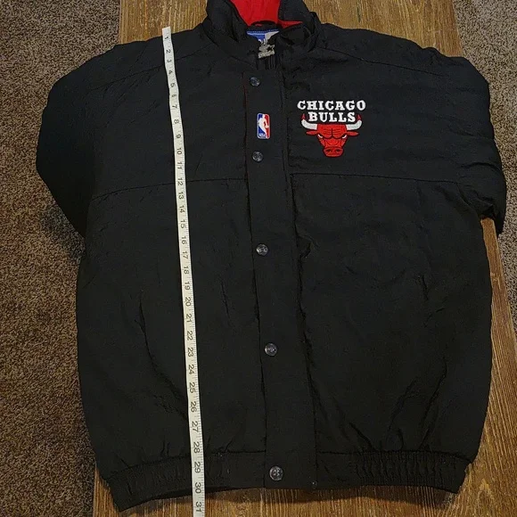 Chicago Bulls NBA Starter Jacket with Red and Black Accents - Picture 7 of 8